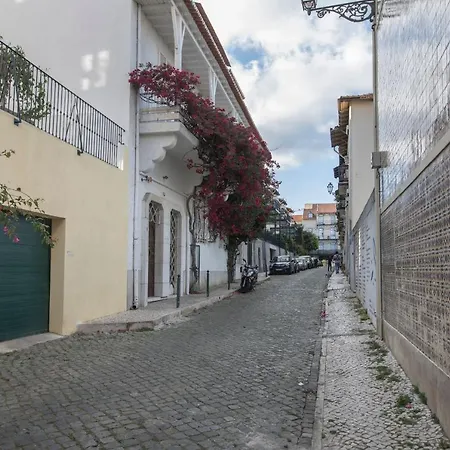 Apartamento Lovelystay - Sunny Flat W/ Balcony Overseeing Graca And River *