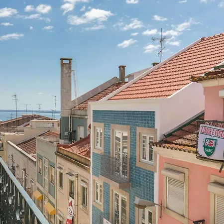 Apartment Lovelystay - Sunny Flat W/ Balcony Overseeing Graca And River *