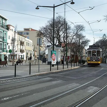 Lovelystay - Sunny Flat W/ Balcony Overseeing Graca And River Lisbon