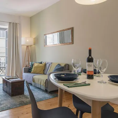 Lovelystay - Sunny Flat W/ Balcony Overseeing Graca And River Apartment Lisbon