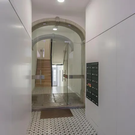 Lovelystay - Sunny Flat W/ Balcony Overseeing Graca And River Apartment *