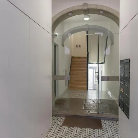 Lovelystay - Sunny Flat W/ Balcony Overseeing Graca And River * Lisbon