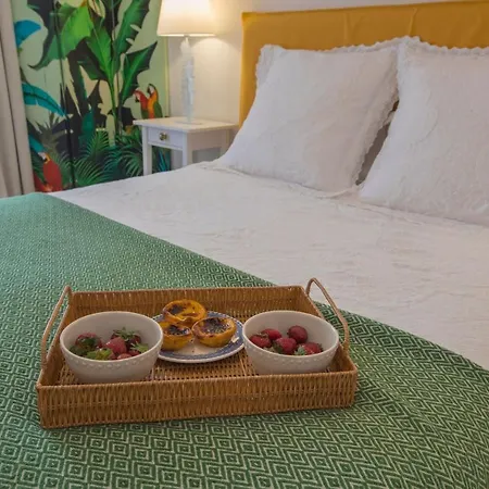 Lovelystay - Sunny Flat W/ Balcony Overseeing Graca And River
